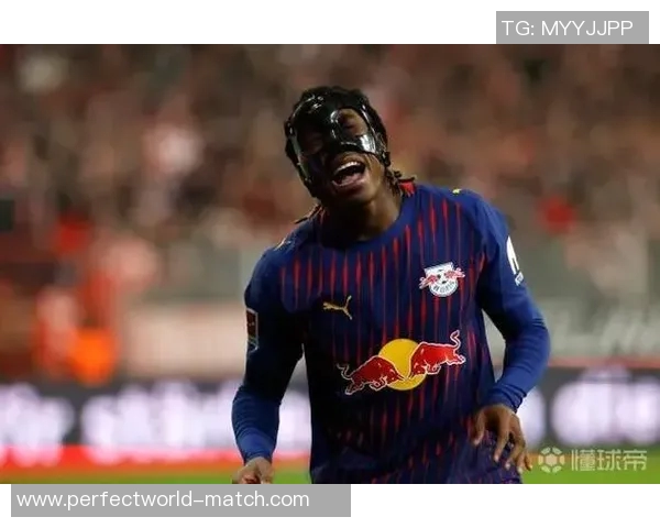 莱比锡大胜曼联神扑瞬间引发全场狂欢转会传闻再起