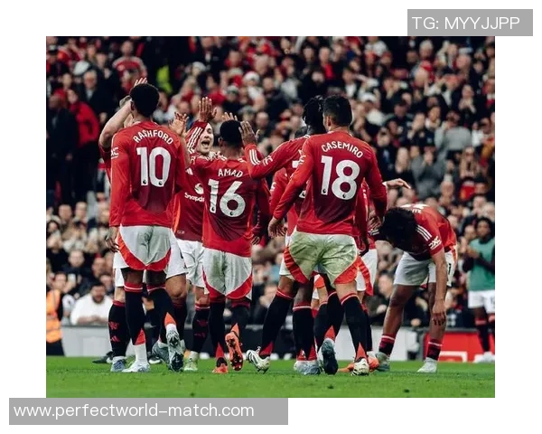 曼联逆转巴黎圣日耳曼4-3精彩战报引发全场热烈反响