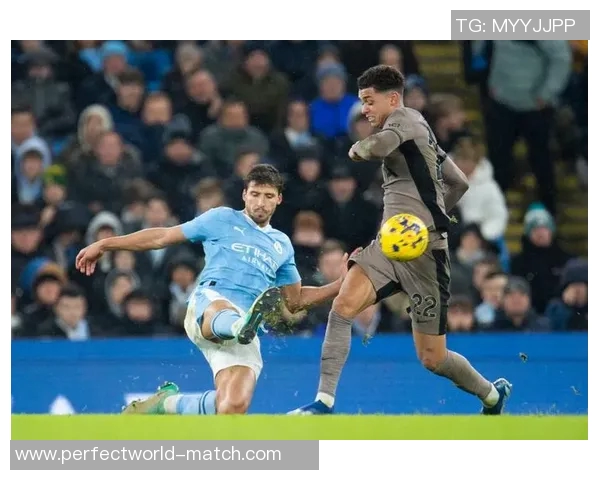 英超激战马竞险胜热刺红牌事件引发全场热议与战术解析