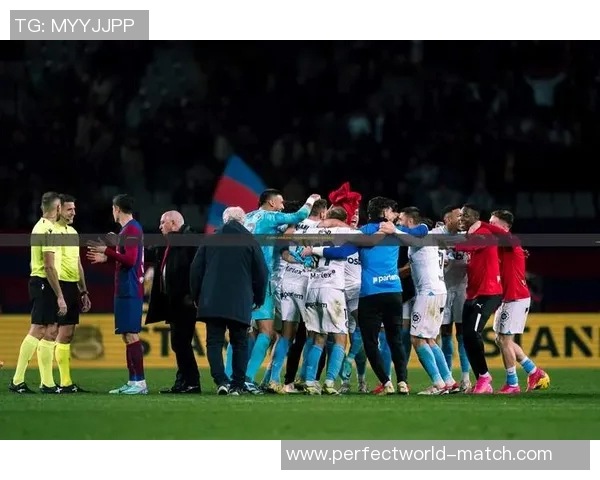 欧联杯精彩对决切尔西与利物浦战成平局绝杀瞬间引发全场狂欢